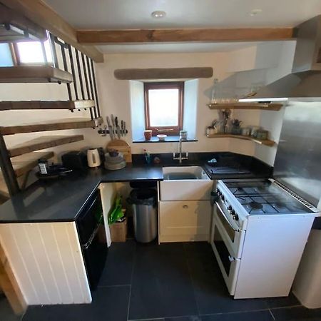9A Viaduct Cottage - The Cosiest Bolthole In The Sw! 헤일 외부 사진
