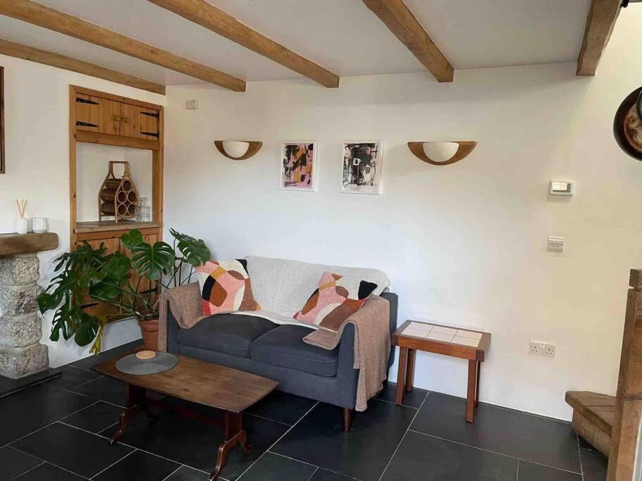 9A Viaduct Cottage - The Cosiest Bolthole In The Sw! 헤일 외부 사진